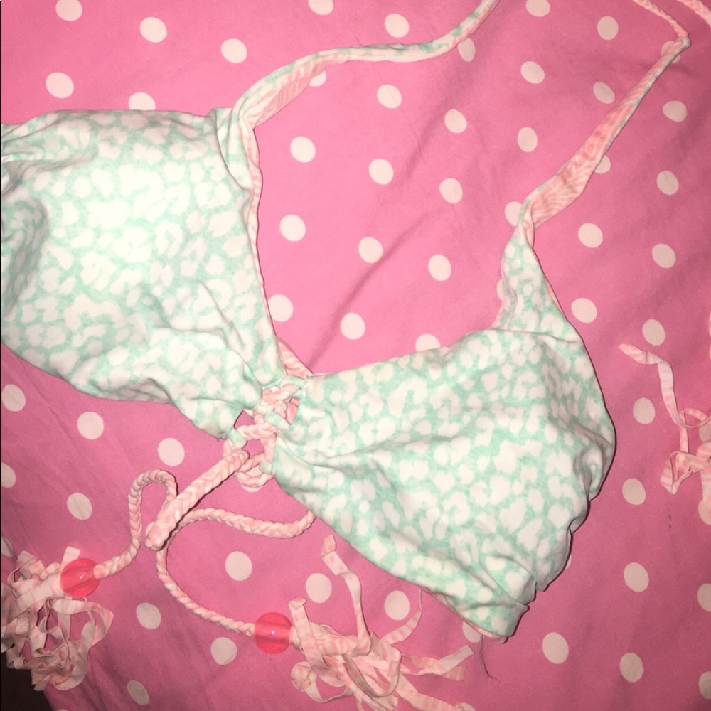 VICTORIA’S SECRET REVERSIBLE BIKINI TOP